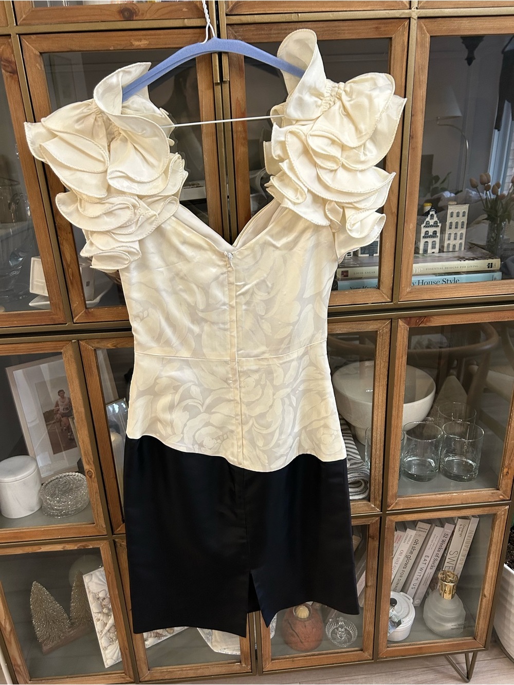 Vintage Joseph Ribkoff Ivory Ruffle V-Neck Colorblock Dress - Picture 6 of 13
